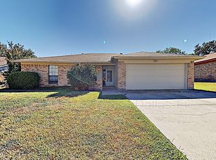 6544 Ridglea Dr, Watauga, TX 76148