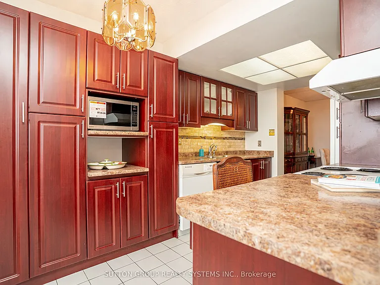 20 Cherrytree Dr #802 — Photo 17