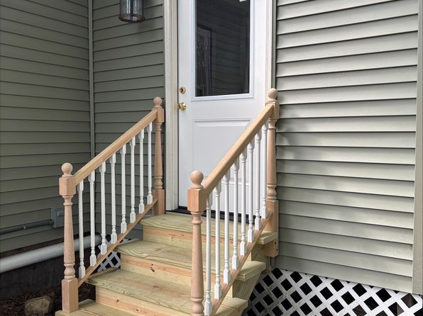 11 E Main St #B