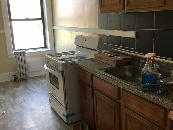 5th image of 49 Hill St APT 303