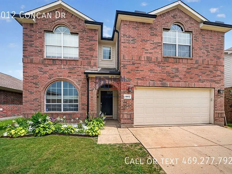 1012 Concan Dr — Photo 2