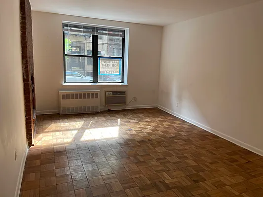 Rented by Eric Goodman Realty Corp | media 12