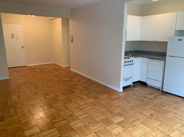 225 E 46th St APT 3F, New York, NY 10017