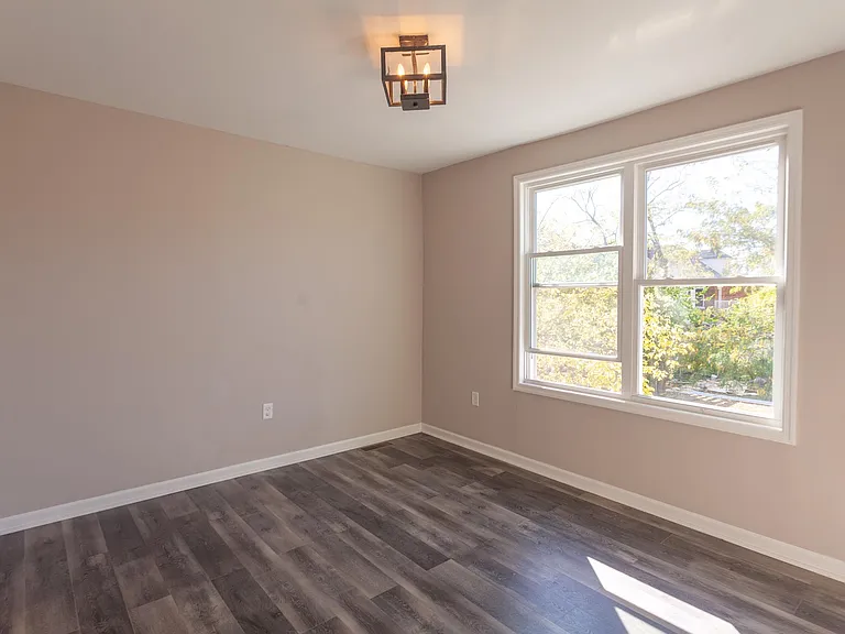 716 Gilbert St — Photo 12