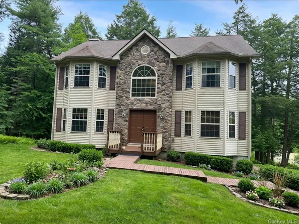 556 Airport Rd, Swan Lake, NY 12783