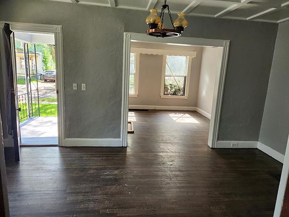 5th image of 15 Lockwood St #1
