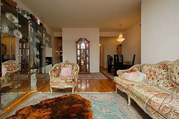 Sold by Bellmarc Realty | media 6