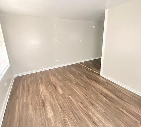 3rd image of 3747 Faxon Ave