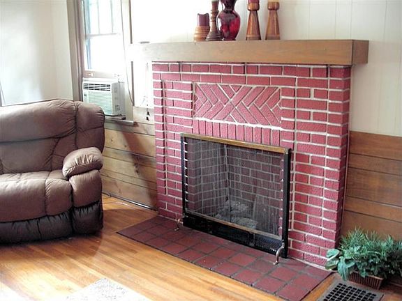 4th image of 2656 Queen City Ave