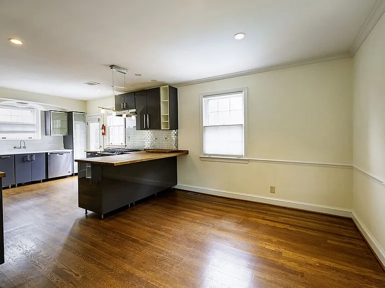 4441 Brandywine St NW — Photo 9