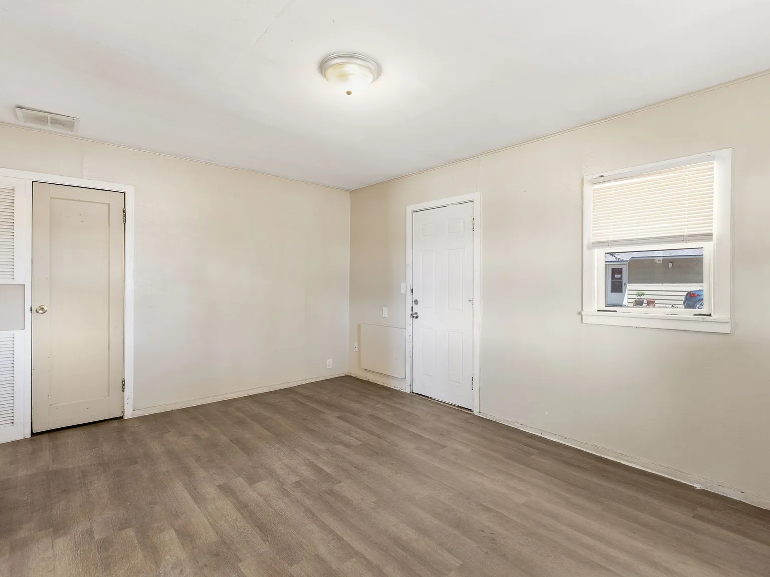 Studio, 308 sqft, $775 — Photo 3