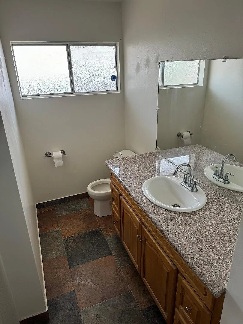 3 bed, 1500 sqft, $2,400 — Photo 4