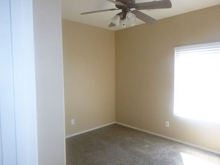 428 E Cheyenne Rd — Photo 7