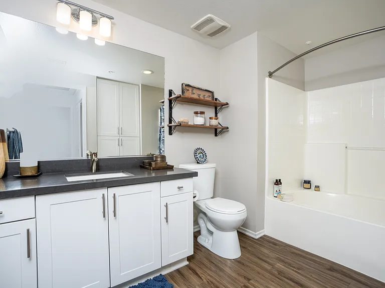 The Grove Apartments — Photo 14