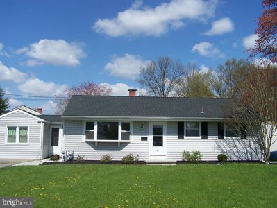 4 Jean Dr, Hamilton, NJ, 08690