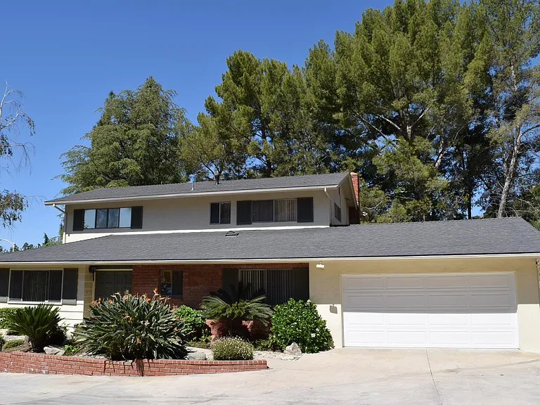 5333 La Canada Blvd — Photo 1