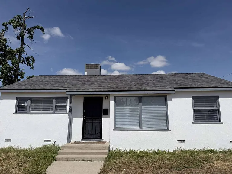 1400 Maitland Dr — Photo 1