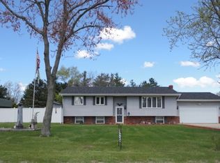 6960 E Skyline Ave, Knox, IN 46534