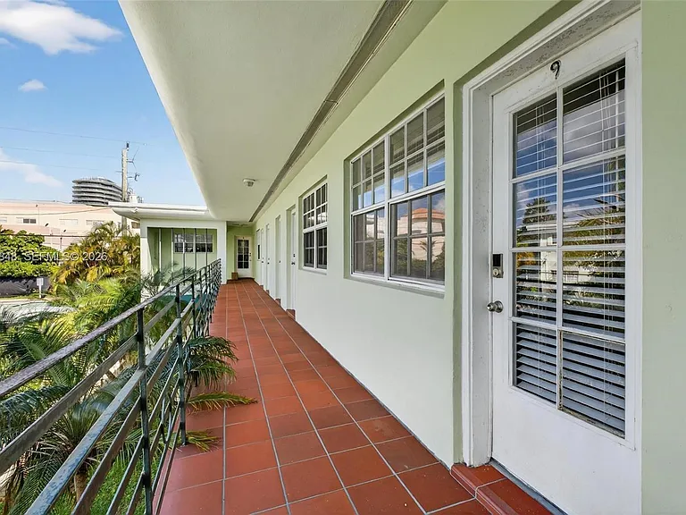 8600 Byron Ave #9 — Photo 22