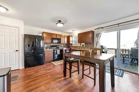 2109 Maple Glen Ct — Photo 3