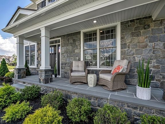 3rd image of 7 Silver Rock Way #89