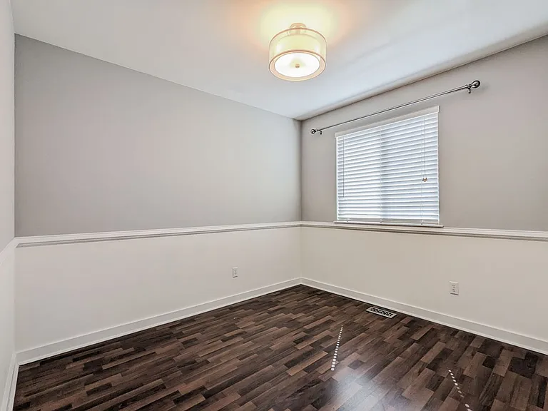 907 123rd Ave NE — Photo 9