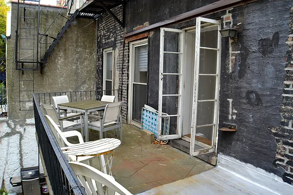 Rented by Oak Tree LLC | media 2