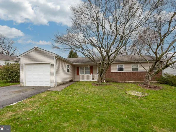3124 Stoney Creek Rd, Norristown, PA 19401