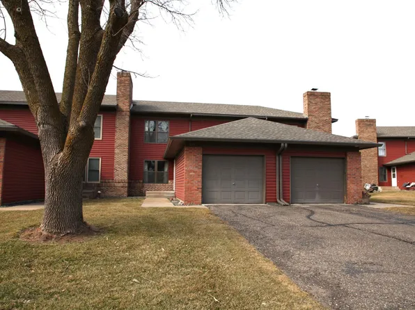 521 Hunter Hill Rd, Hudson, WI 54016