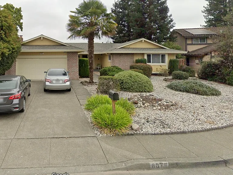 6076 Della Ct — Photo 1