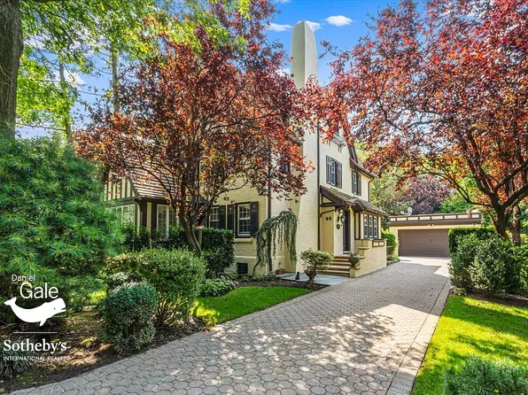 65 Short Hill Rd, Flushing, NY 11375