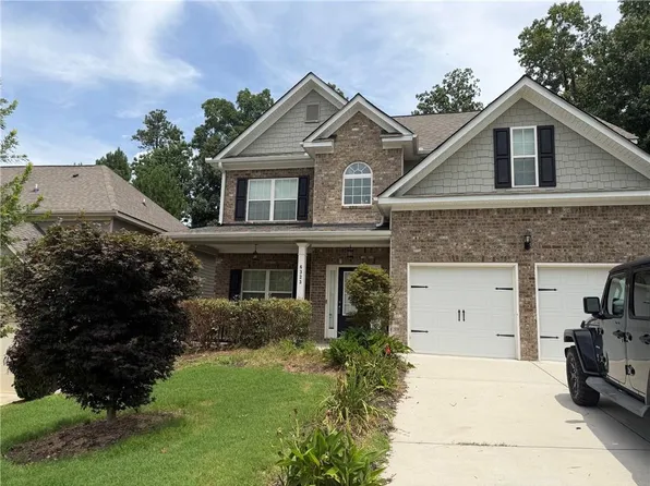 6323 Oakwell Pl, Union City, GA 30213