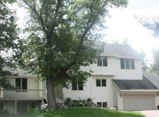 14915 Oak Ridge Cir, Burnsville, MN 55306