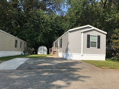 2nd image of 123 Burr Oak Dr