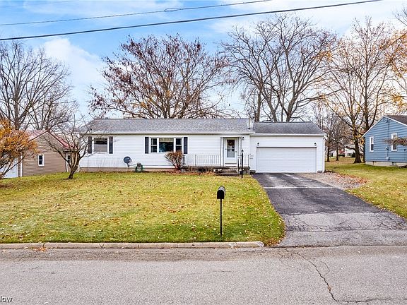 2nd image of 1403 Eastbrook Dr