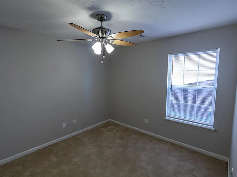7624 Pleasantville Way — Photo 29