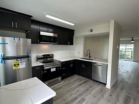 4th image of 8718 Victorian Village Dr