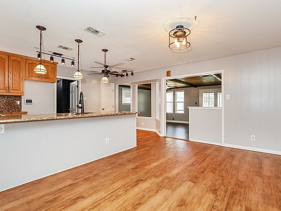 5th image of 5103 Redding Dr