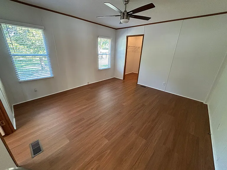 1386 Cherrytree Rd NE — Photo 9