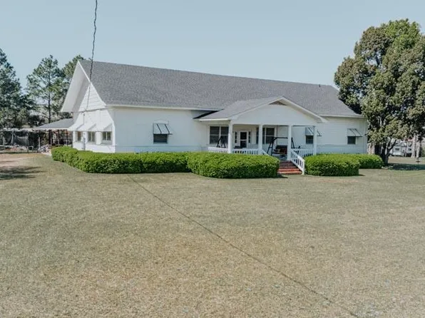 17 Academy Dr, Chula, GA 31733