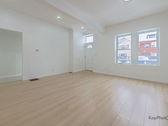 3rd image of 2139 W 24th St