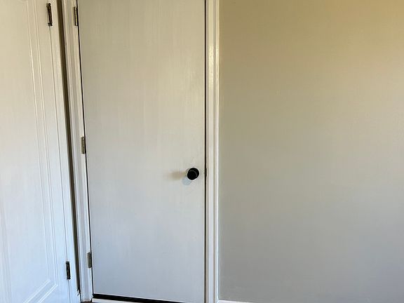 3rd image of 4282 Homelawn Ave #2