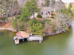 141 Mondamin Rd, Zirconia, NC 28790