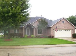 899 N Walnut St, Manteno, IL