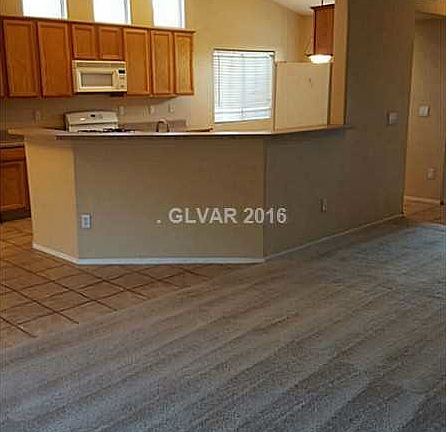 2nd image of 3826 W El Campo Grande Ave