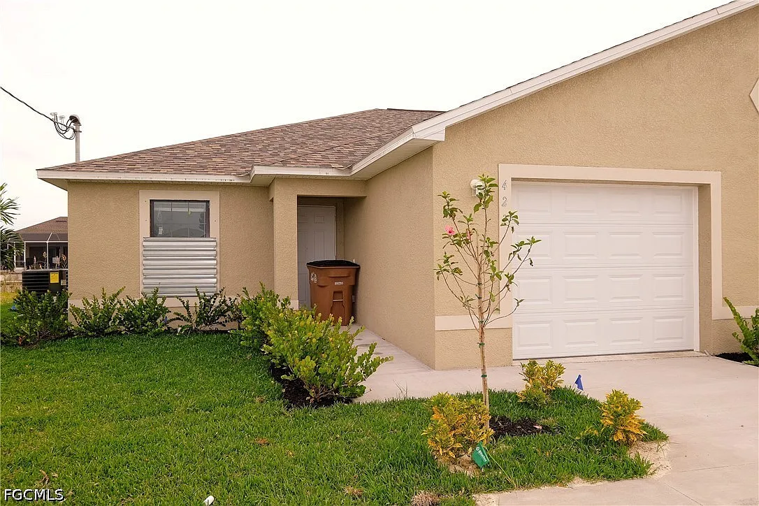 3 bed, 2.0 bath, 1200 sqft, $1,600 — Photo 2