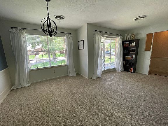 5th image of 4081 Brook Hollow Dr