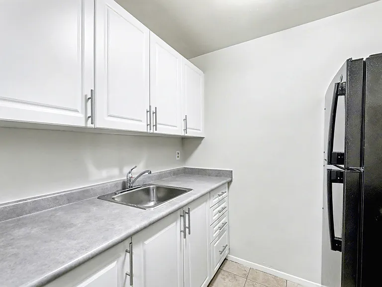 645 Village Green Ave — Photo 16
