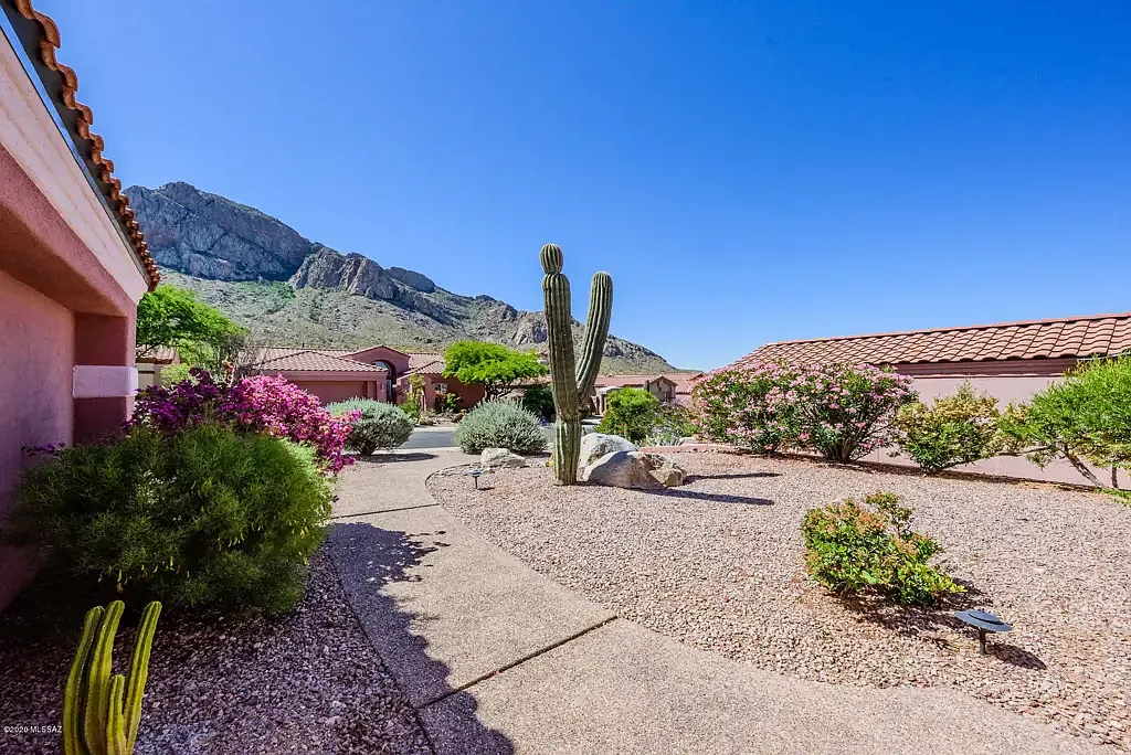 Mountain top house with jaw dropping views! Luxury Rental for snowbirds and executives — Photo 2