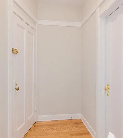 1924 W Winona St #1 — Photo 1